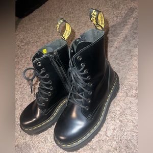 Dr. Martens Jadon Boot